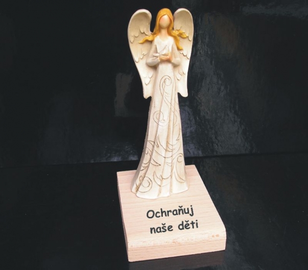 Anděl s kalichem 17 cm (možnost přidat text))